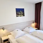 Adler Frankfurt Hotel 3*