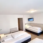 Adler Frankfurt Hotel 3*