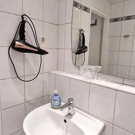 弗兰克福特埃德尔酒店 3*