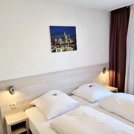 Adler Frankfurt Отель 3*