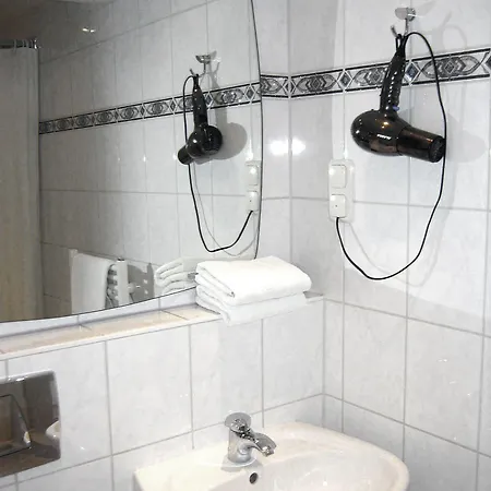 Szálloda Adler Frankfurt 3*