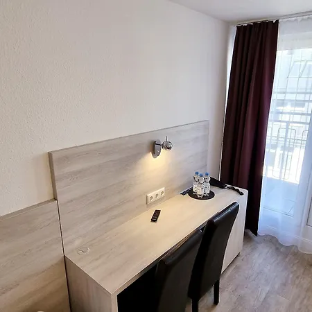 Szálloda Adler Frankfurt 3*