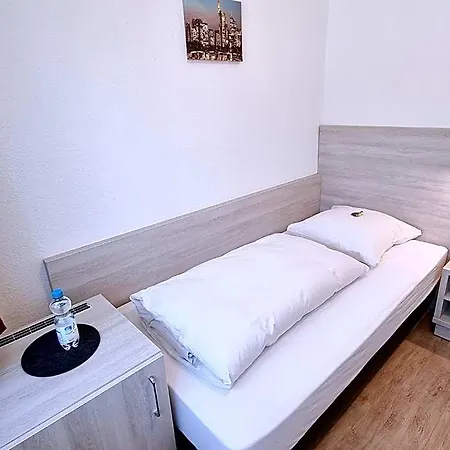 Adler Frankfurt Hotel 3*