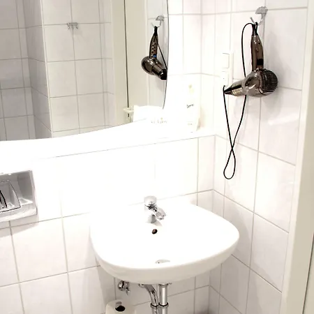 Hotel Adler Frankfurt 3*