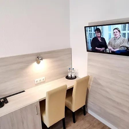 מלון Adler Frankfurt 3*
