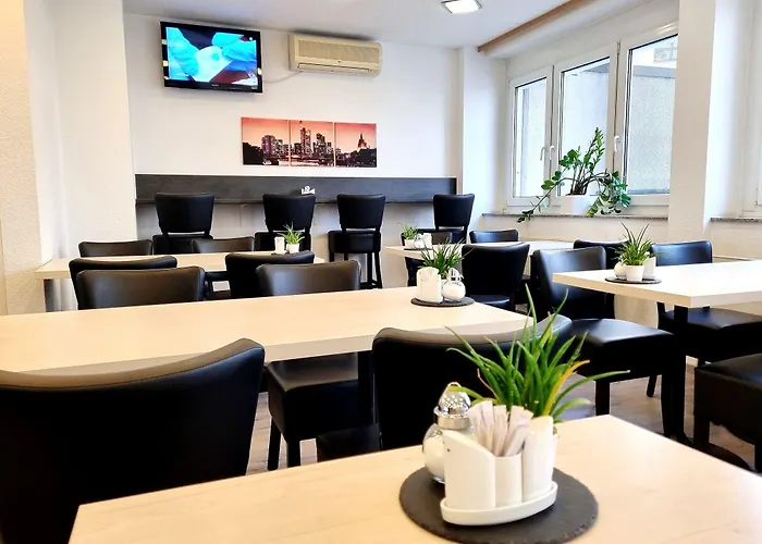 Adler Frankfurt Отель 3*